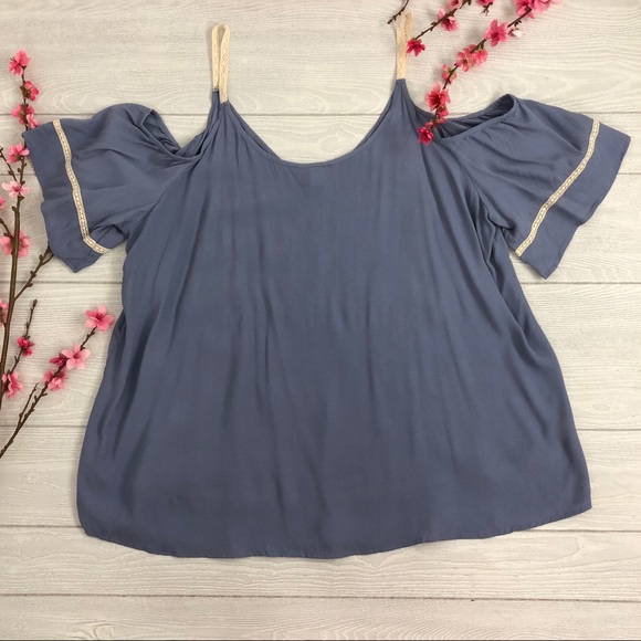 NWOT Torrid Embroidered Cold Shoulder Top - Picture 3 of 5